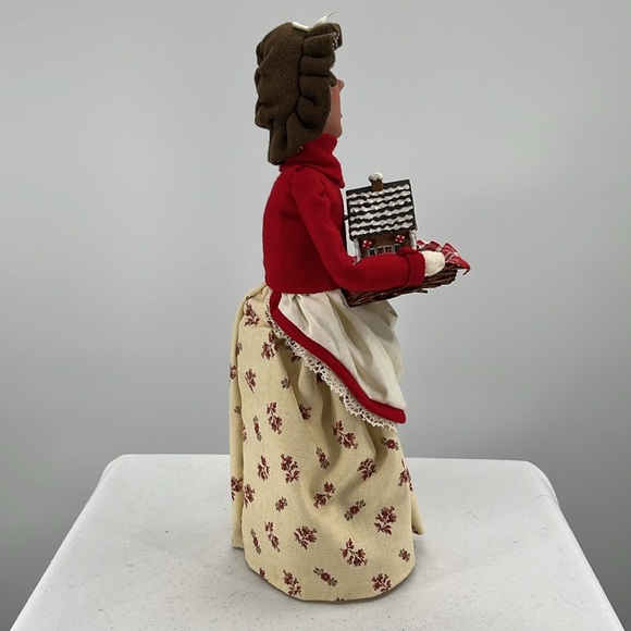 Byers Choice Caroler “Traditional Woman” (Blonde) 13” - Picture 4 of 8
